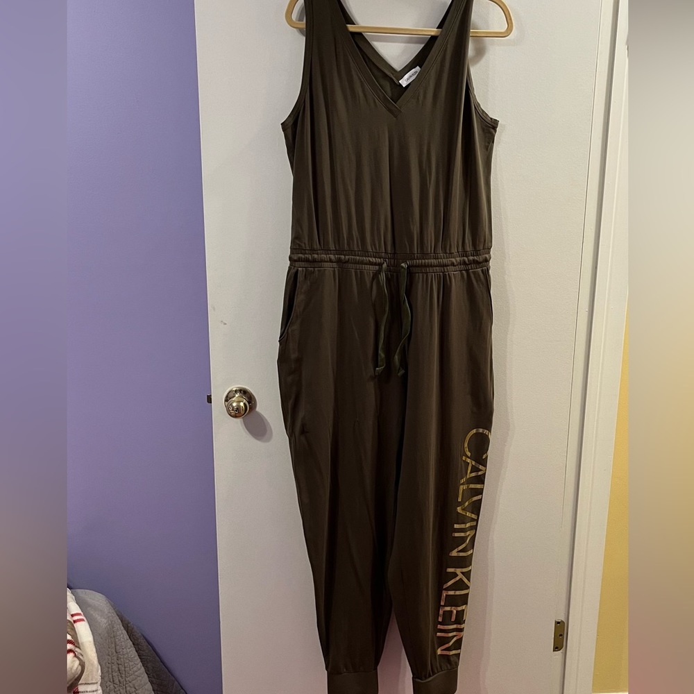 Calvin Klein olive green jumper.  Size XL. So comfy. EUC